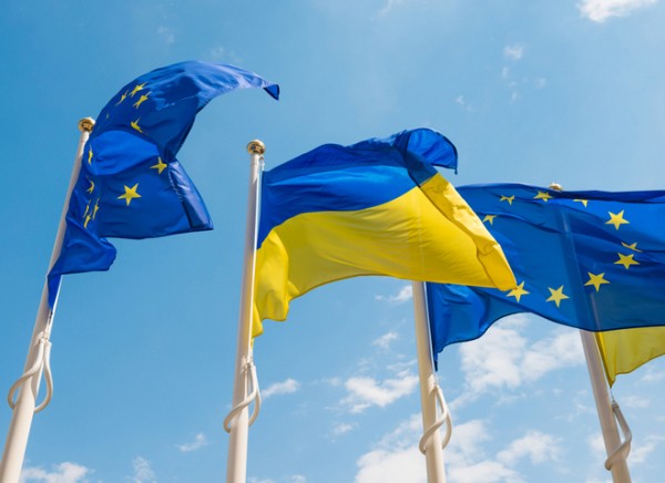 Прощай, безвиз? В ЕС обсудят прекращение безвизового режима с Украиной